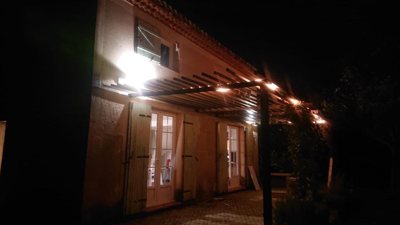 Charmant Mazet Nîmes Exterior foto